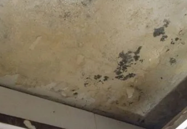 临江阳台漏水维修公司分享下临江卫生间渗水维修需要注意哪些问题。